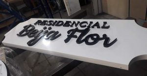 Painel em ACM com Letras Caixa - Residencial Beija Flor